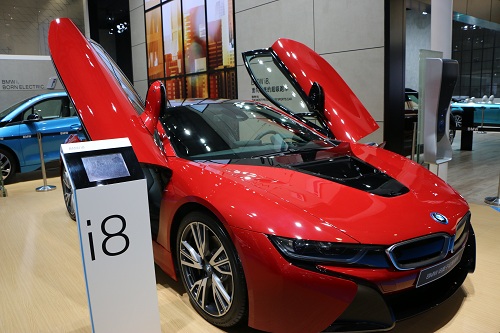 �������ʳ�չ���¿�BMWI8