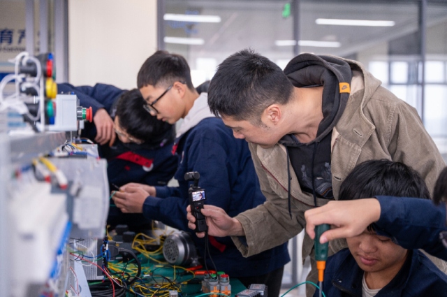 ѧPLC��̣�н�ʳ���ͳ��λ��δ��ʮ���Ⱦӷ��