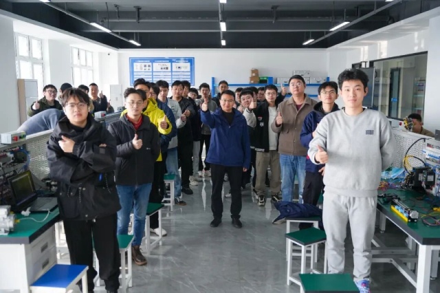 ����ѡ���н�������ɶ���ͨ�˽�PLC��