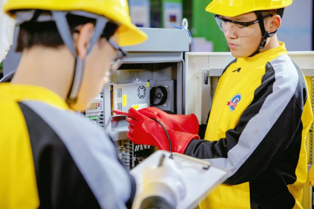 ���ɶ���ͨѧ���ޣ���